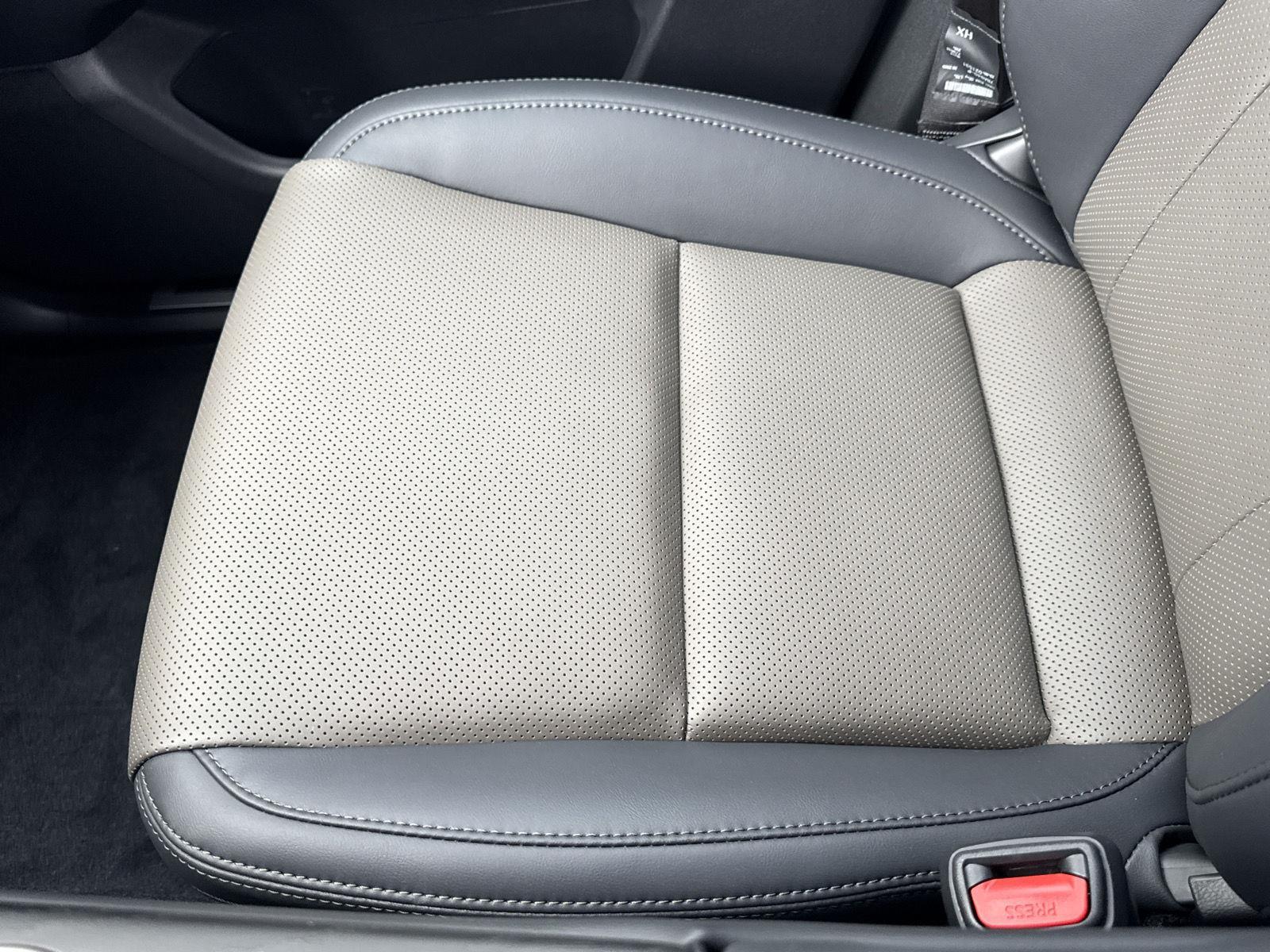2025 Lexus LX photo 28