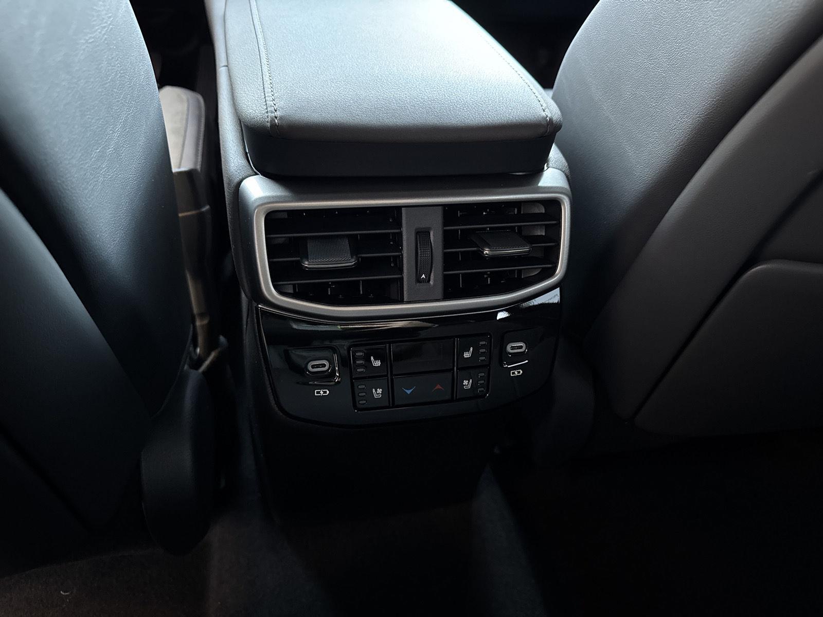 2025 Lexus RX 350 Luxury AWD photo 13