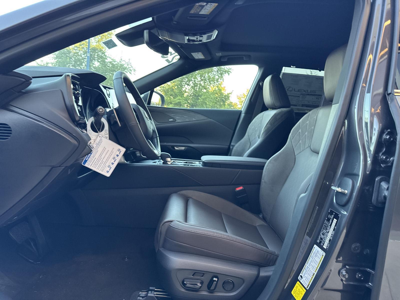 2025 Lexus RX 350 Luxury AWD photo 16