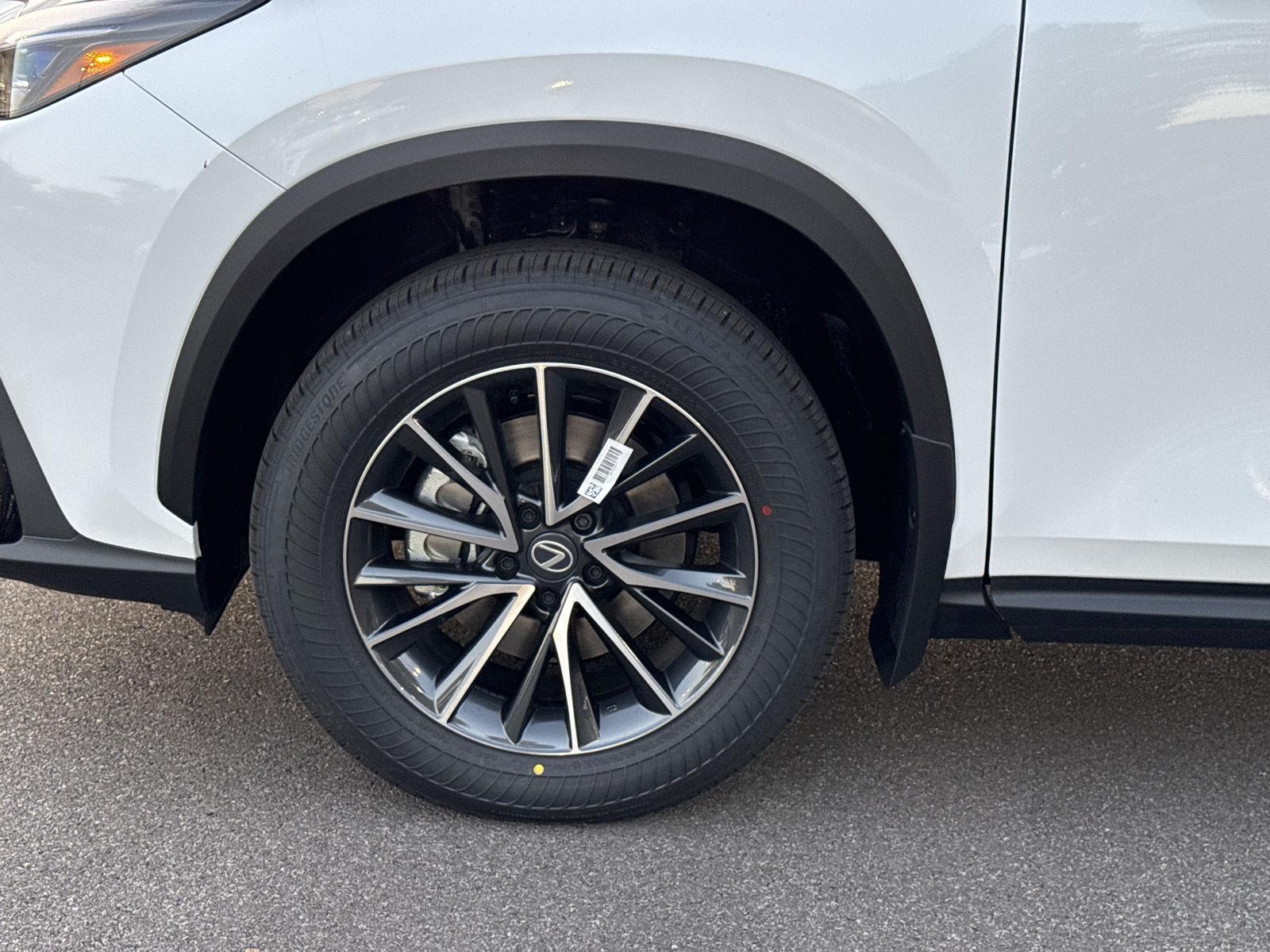 2026 Lexus NX 350h photo 7
