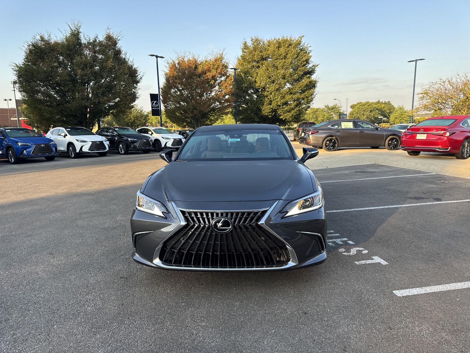2025 Lexus ES 350 photo 2