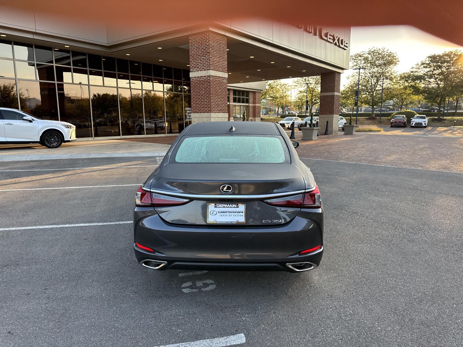 2025 Lexus ES 350 photo 6