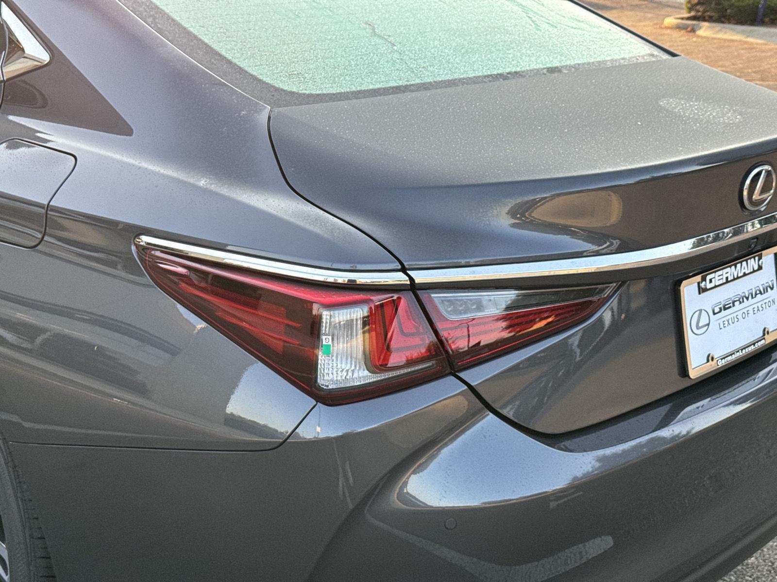 2025 Lexus ES 350 photo 11