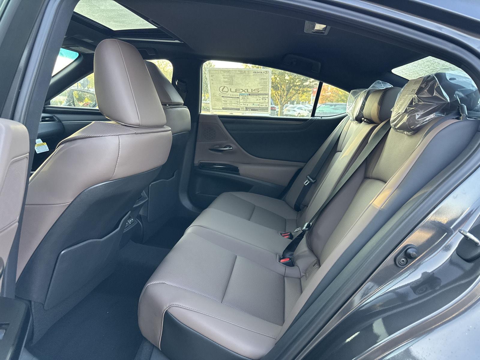 2025 Lexus ES 350 photo 12
