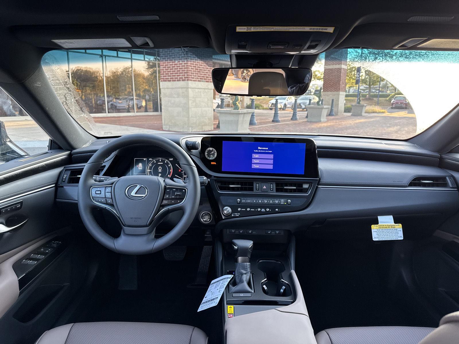 2025 Lexus ES 350 photo 15