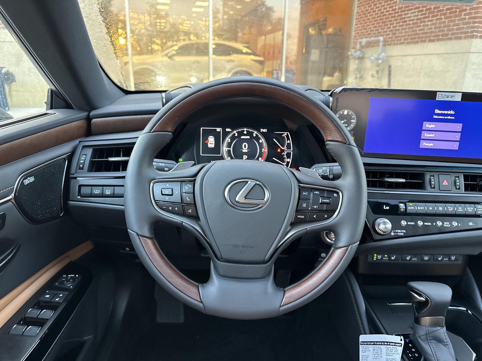 2025 Lexus ES 350 Ultra photo 15