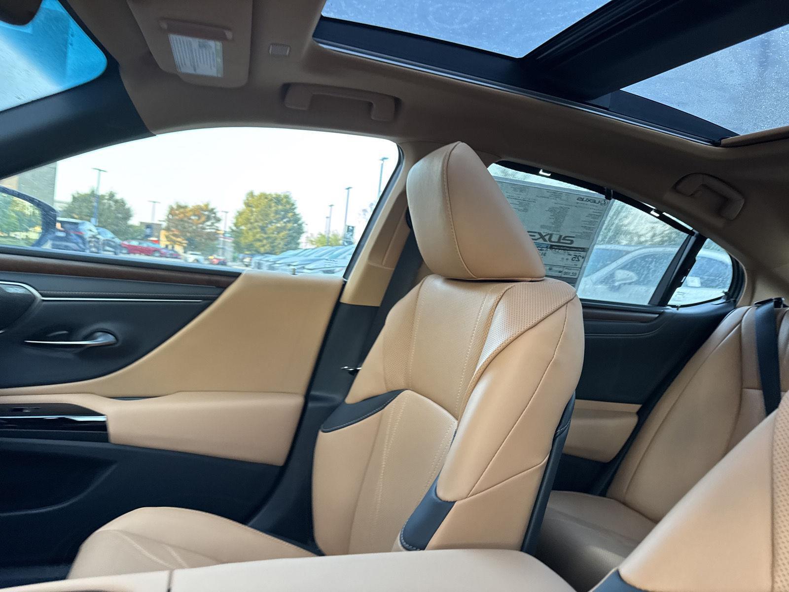 2025 Lexus ES 350 Ultra photo 16