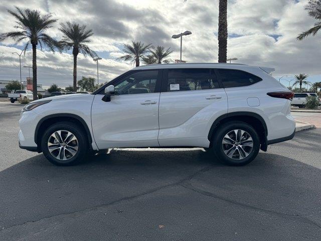 2024 Toyota Highlander XLE 3