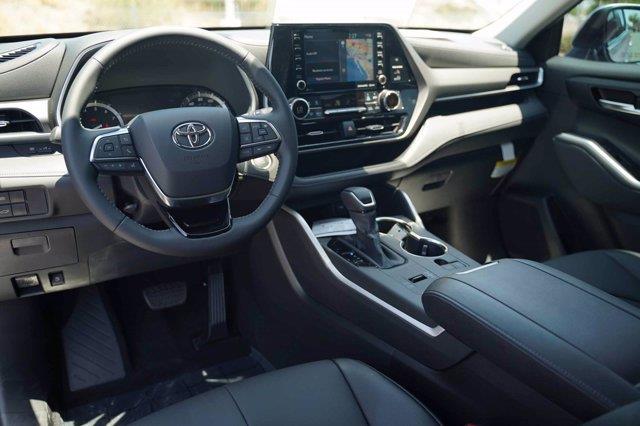 2024 Toyota Highlander XLE 13