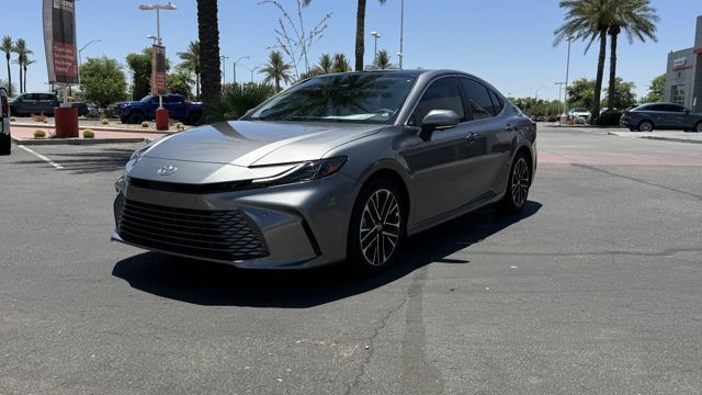 2025 Toyota Camry XLE 2