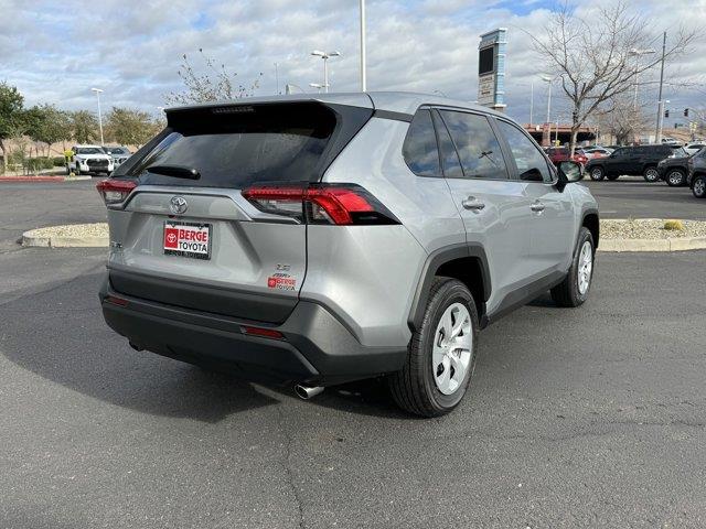 2025 Toyota RAV4 LE 5