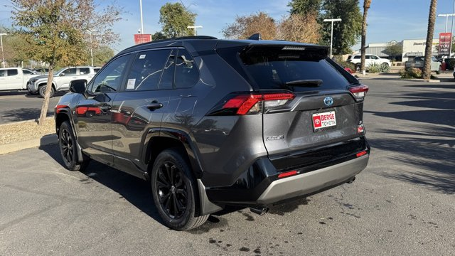 2024 Toyota RAV4 Hybrid SE 4