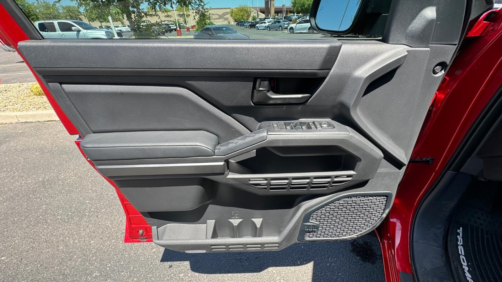 2025 Toyota Tacoma SR5 Double Cab photo 12