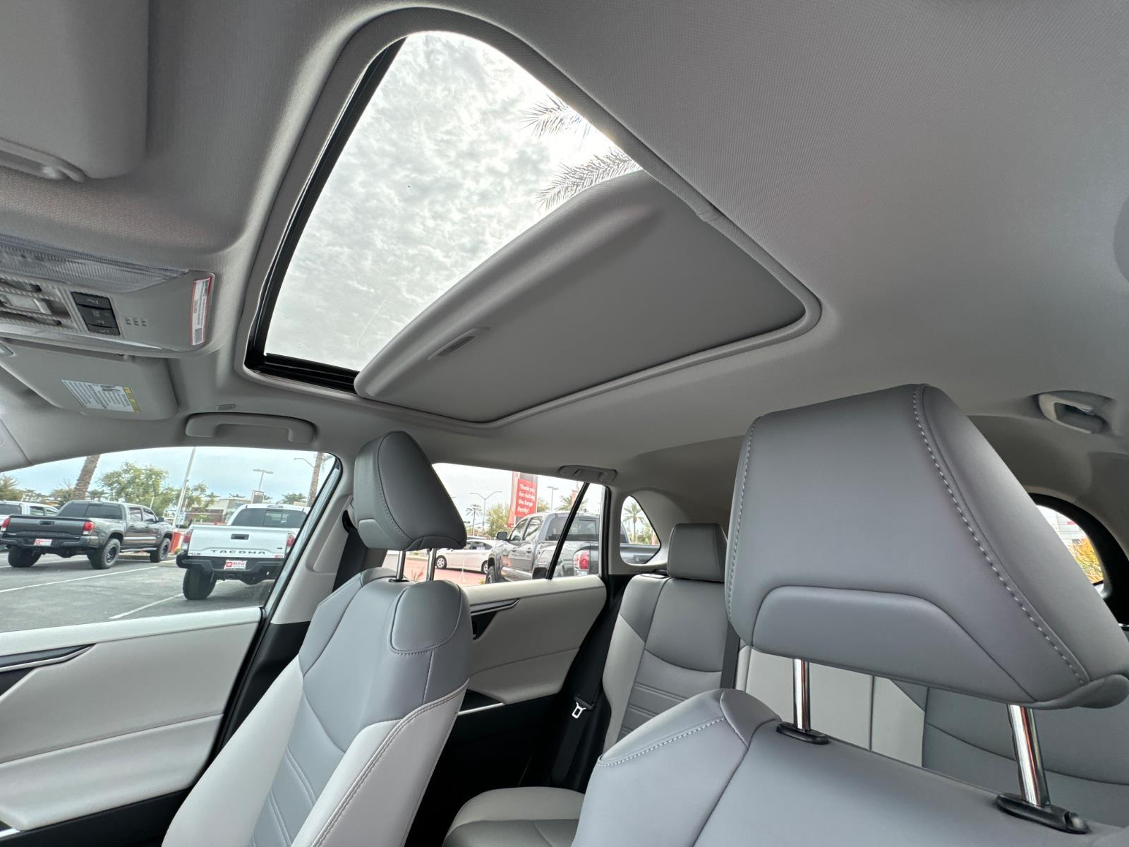 2025 Toyota RAV4 XLE Premium photo 17