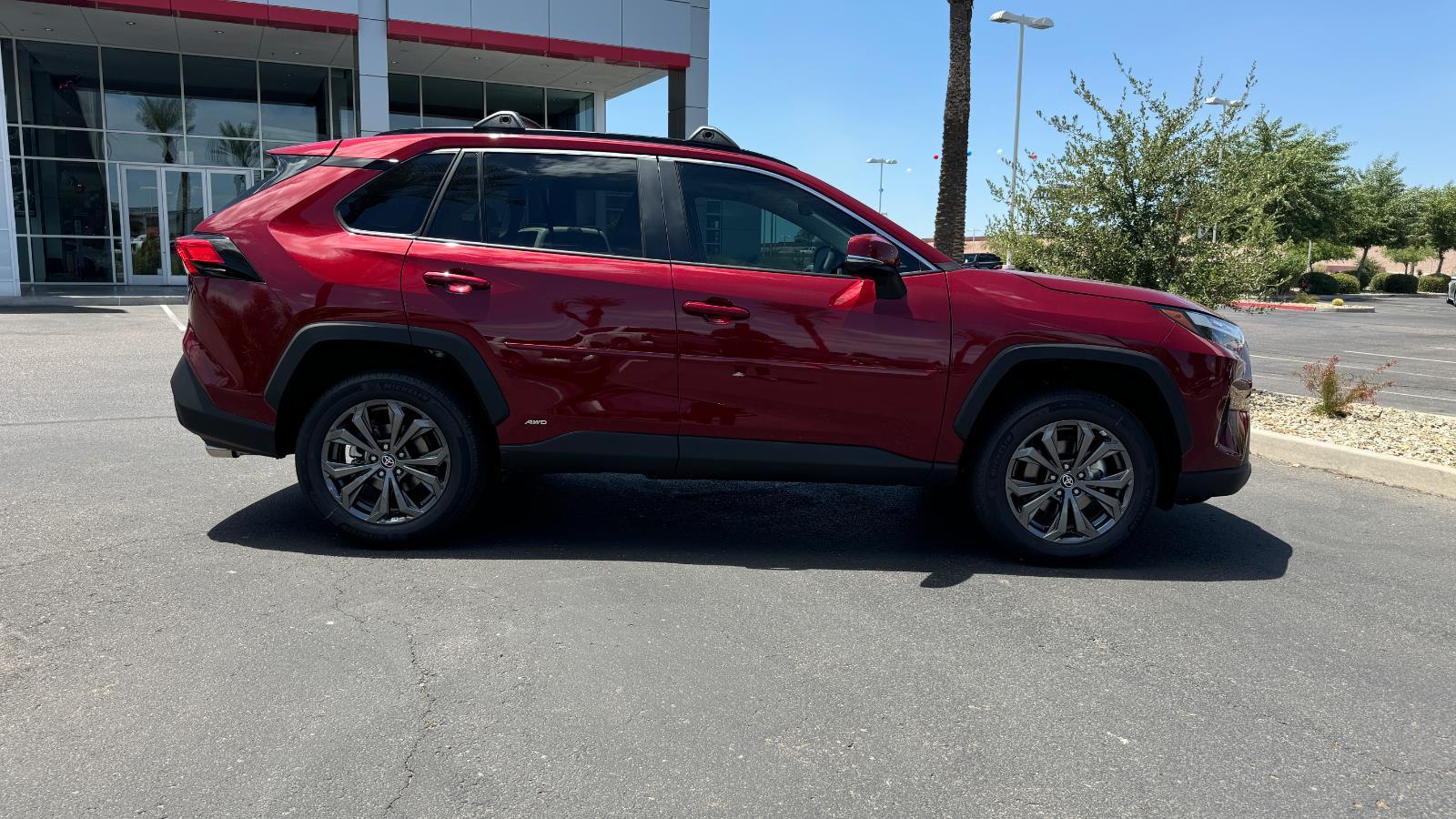 2025 Toyota RAV4 XLE Premium photo 3
