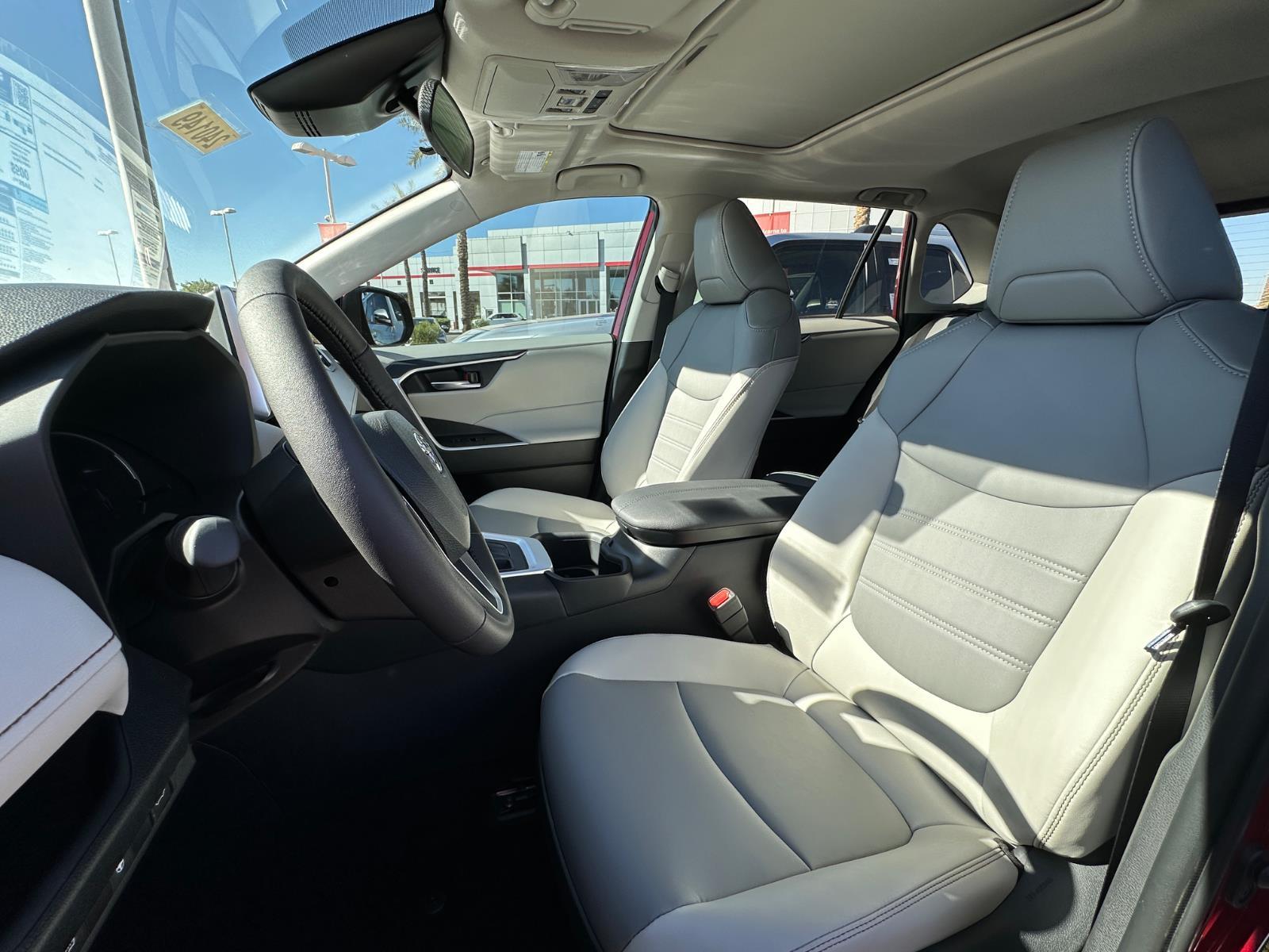 2025 Toyota RAV4 XLE Premium photo 13
