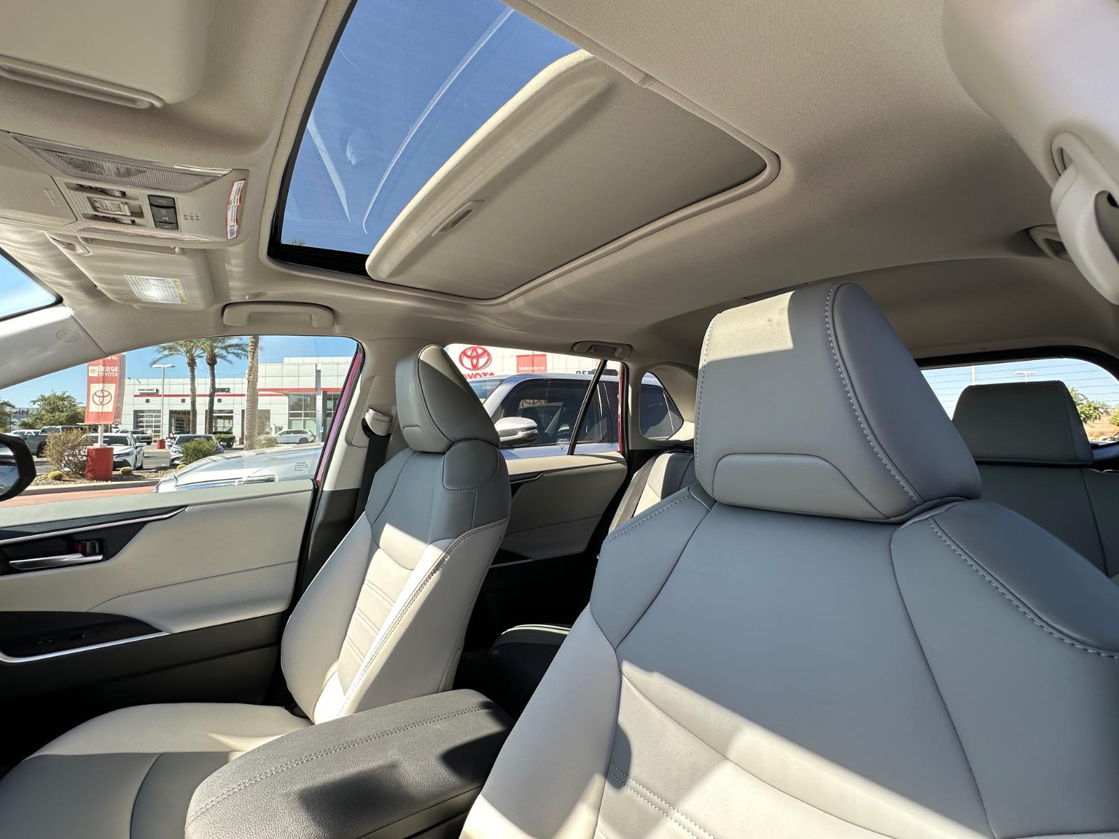 2025 Toyota RAV4 XLE Premium photo 15