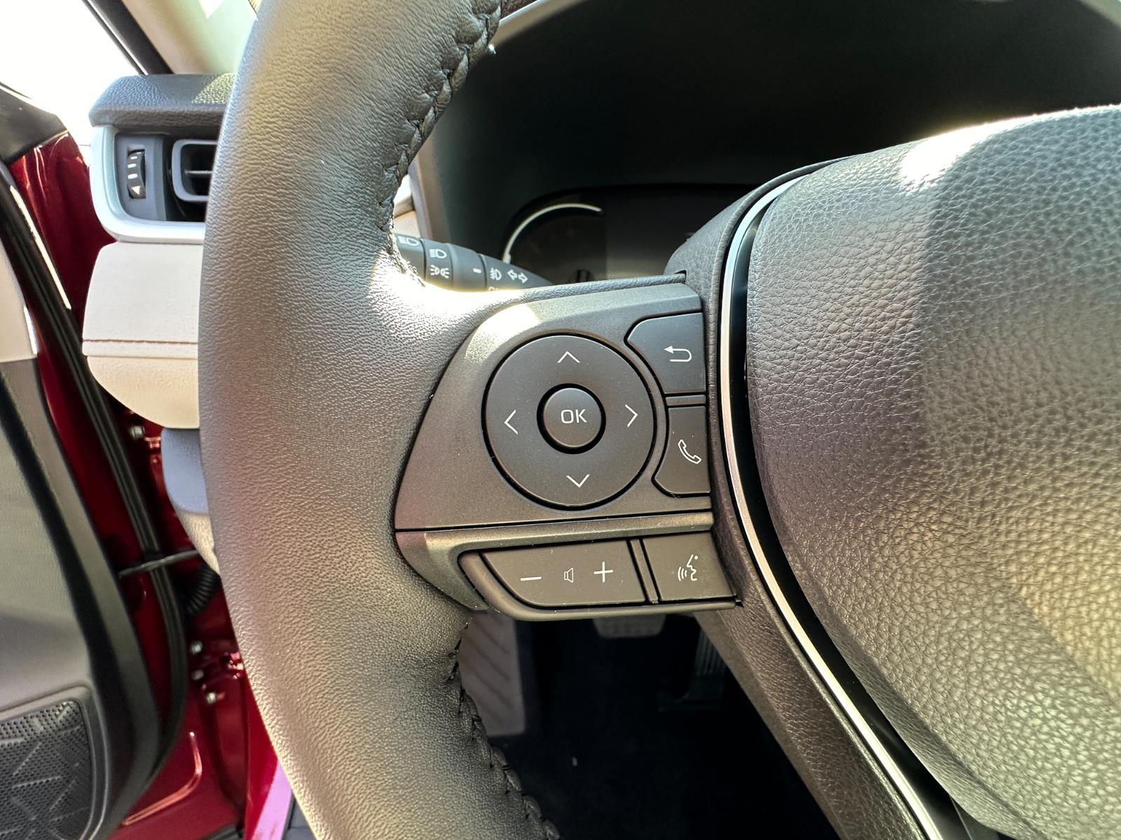 2025 Toyota RAV4 XLE Premium photo 18