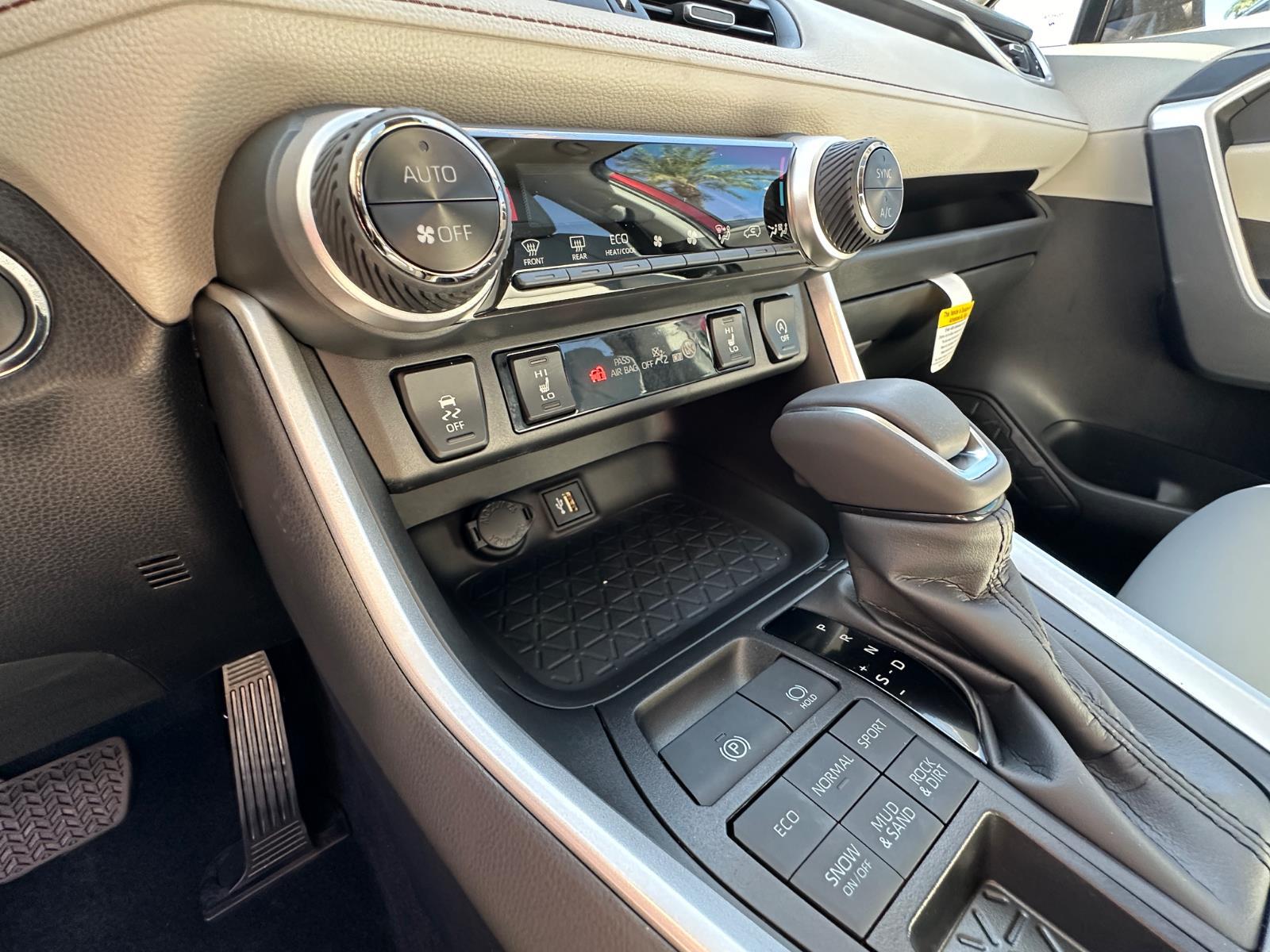 2025 Toyota RAV4 XLE Premium photo 20