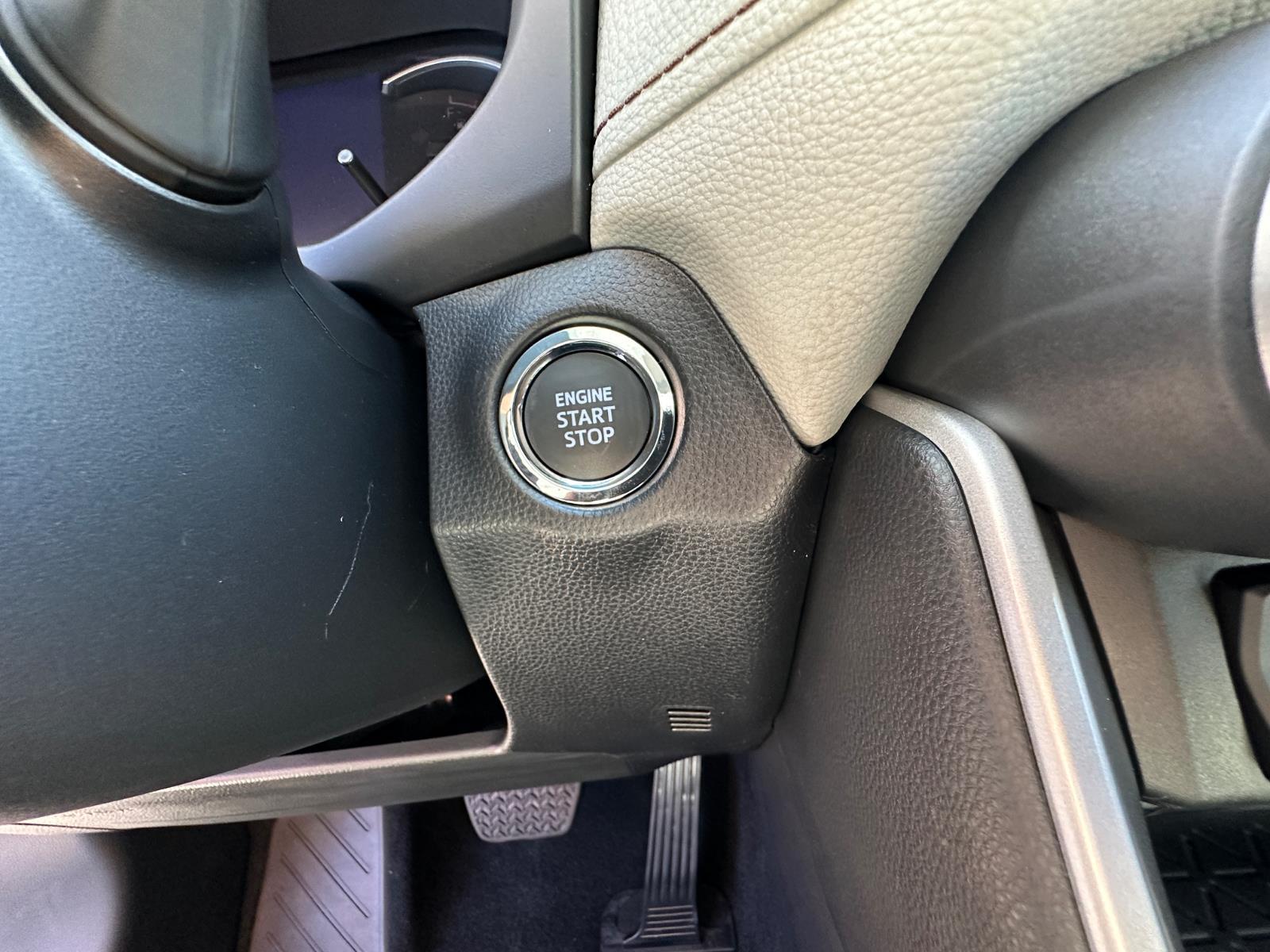2025 Toyota RAV4 XLE Premium photo 21