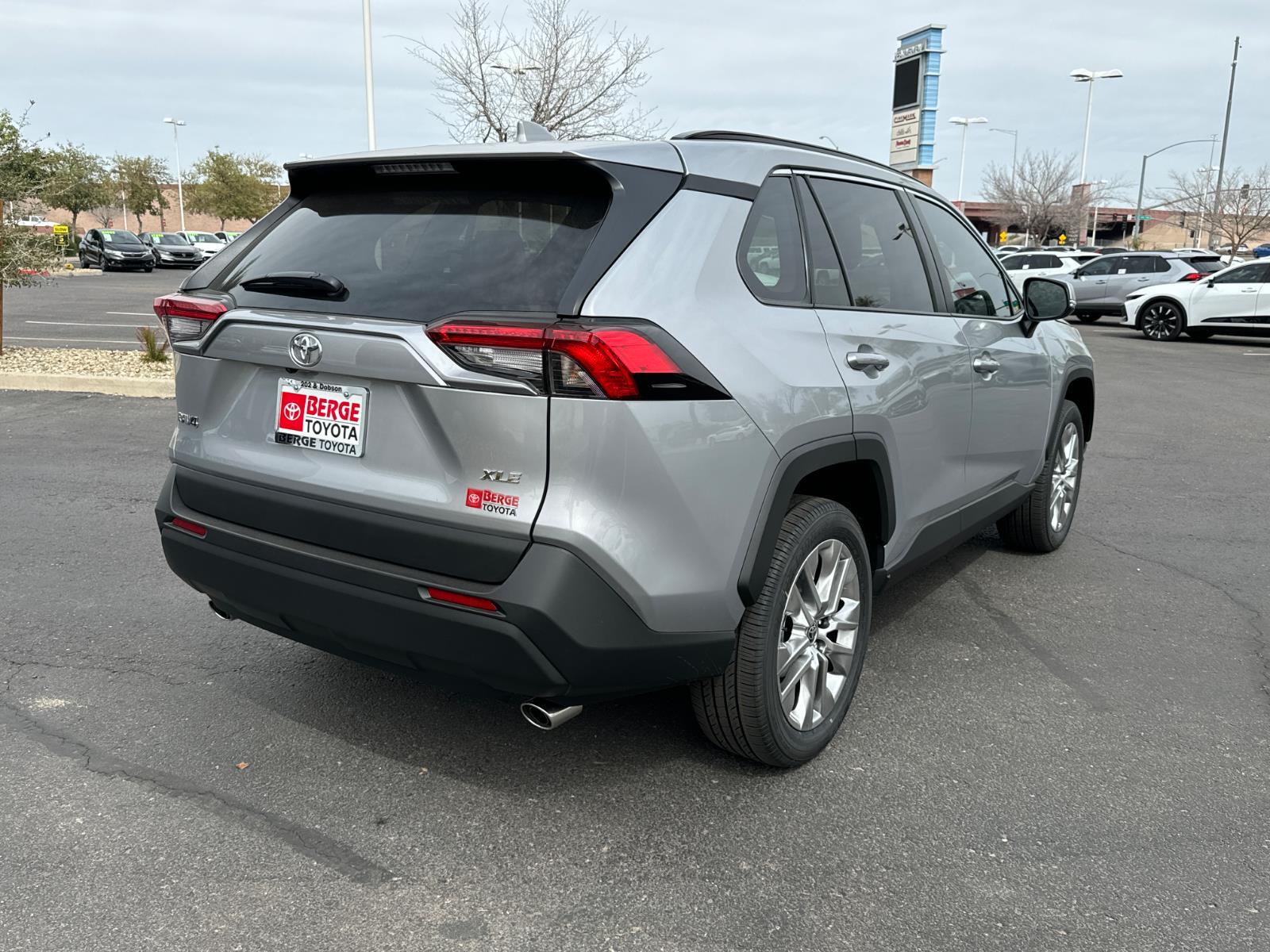 2025 Toyota RAV4 XLE Premium photo 5