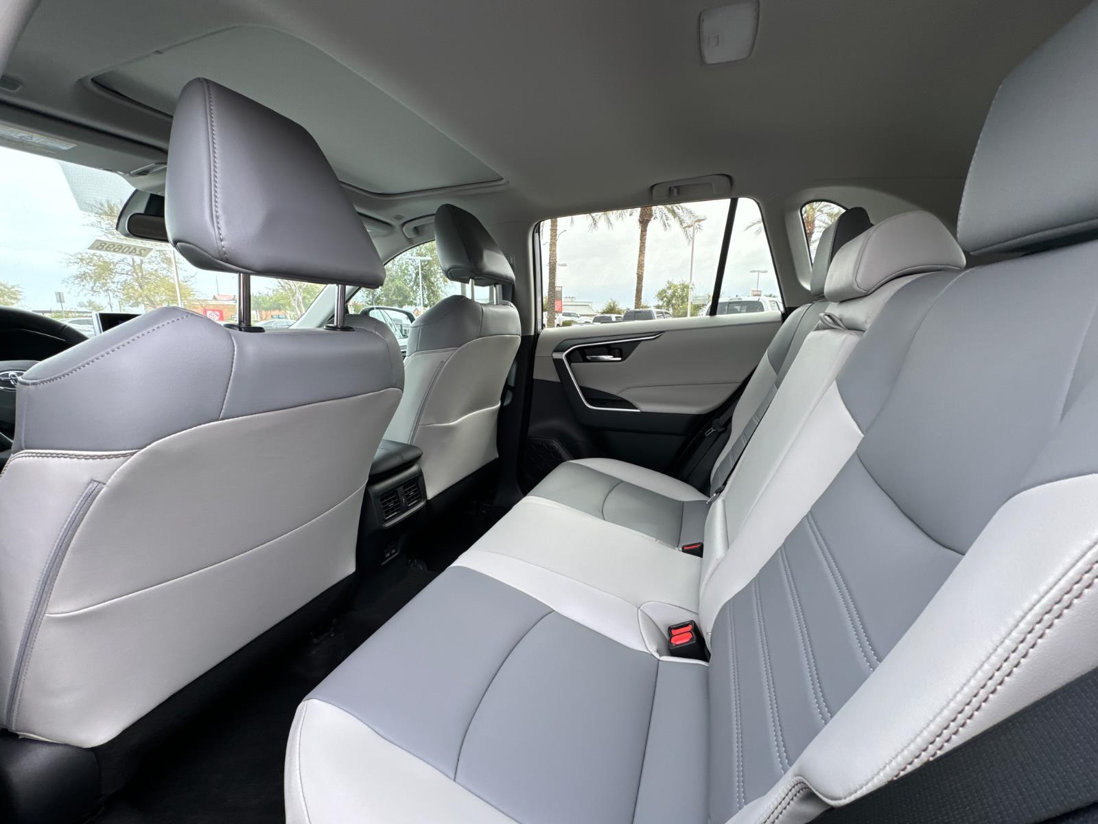 2025 Toyota RAV4 XLE Premium photo 12