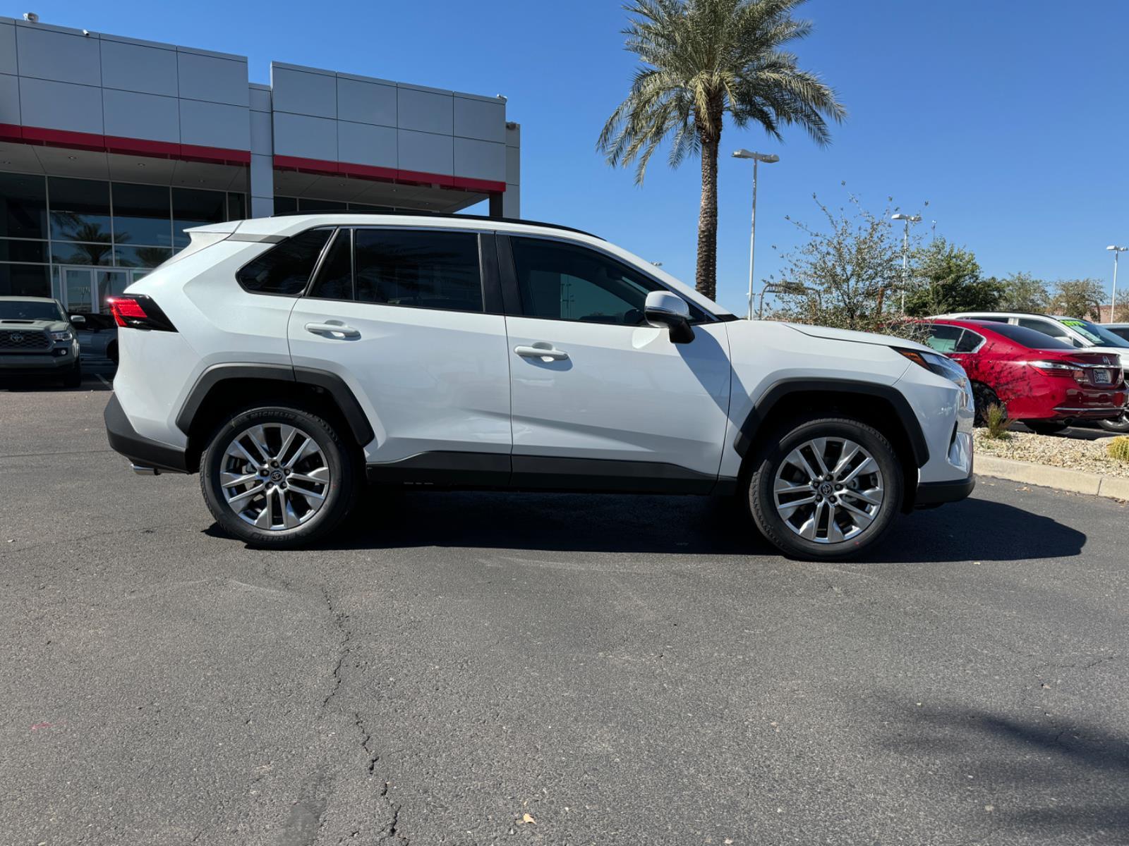 2025 Toyota RAV4 XLE Premium photo 6