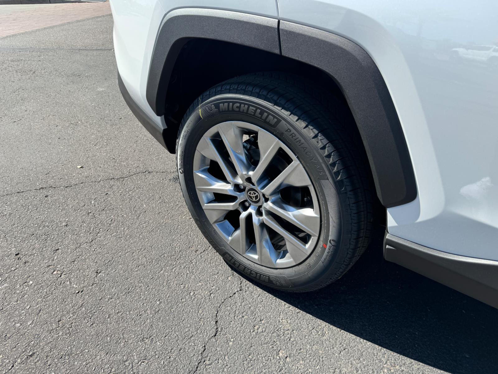 2025 Toyota RAV4 XLE Premium photo 7