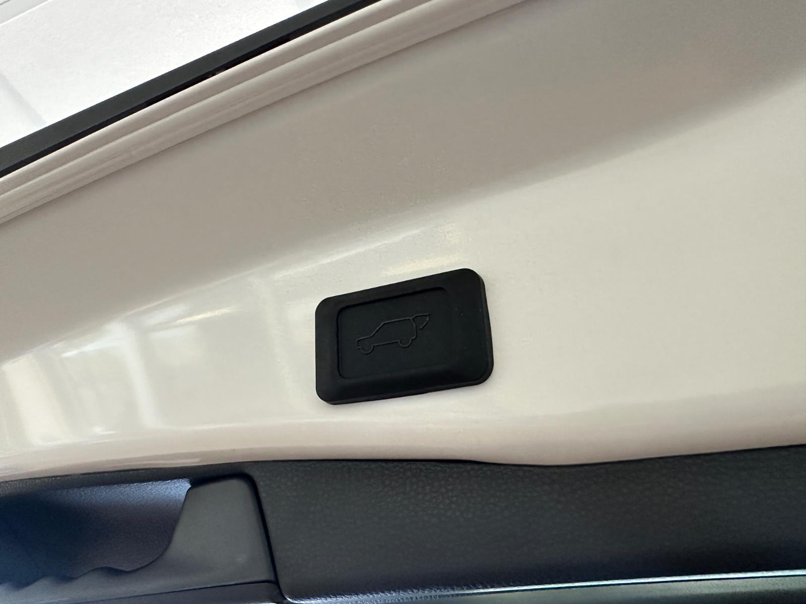 2025 Toyota RAV4 XLE Premium photo 11