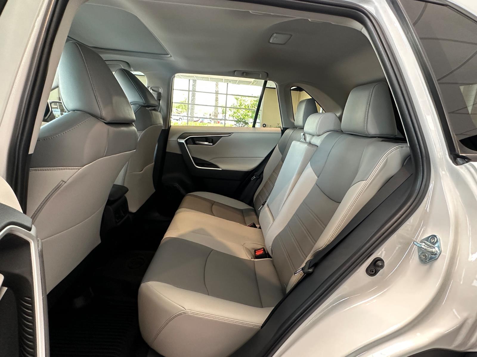 2025 Toyota RAV4 XLE Premium photo 13