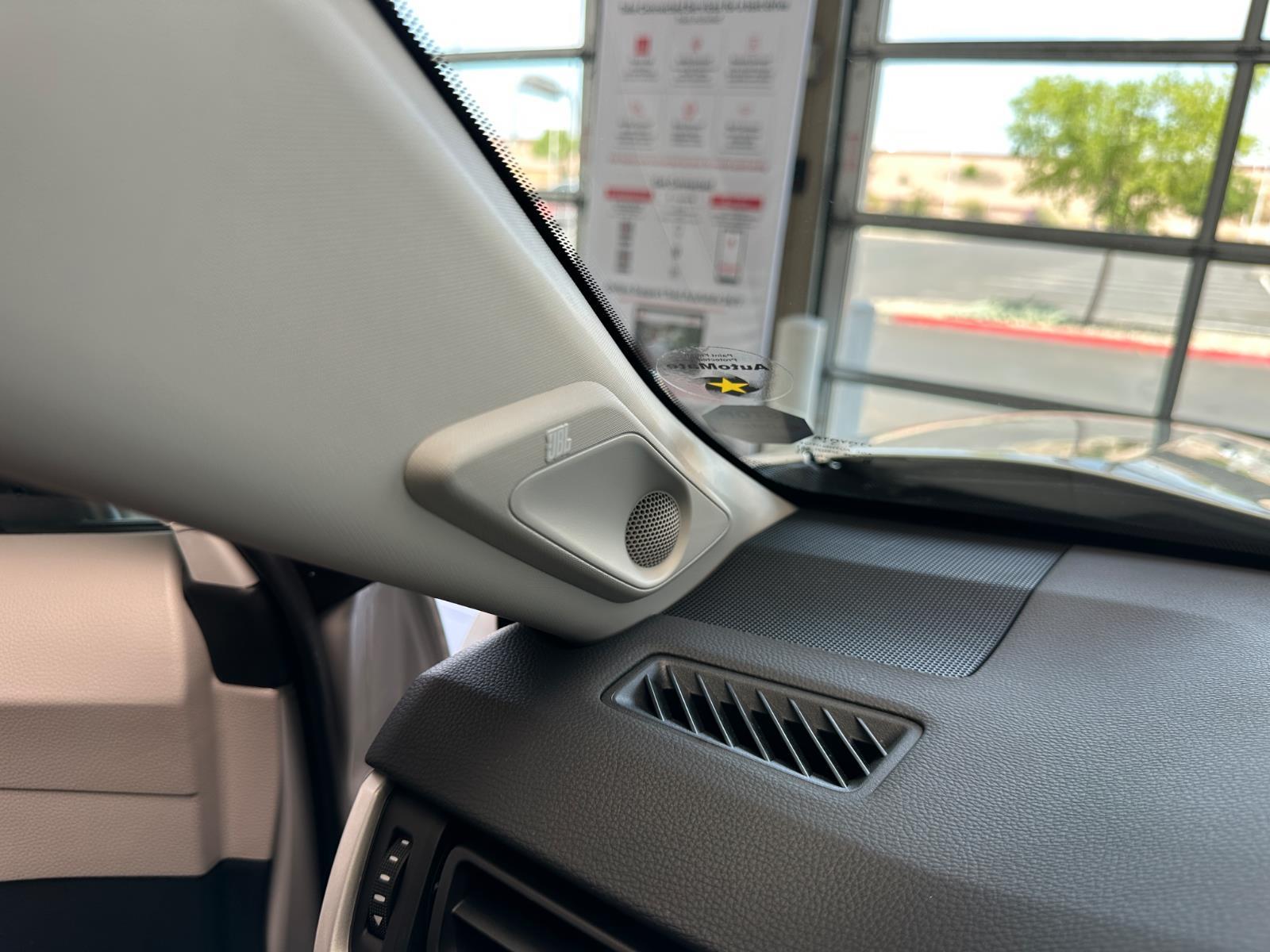 2025 Toyota RAV4 XLE Premium photo 30