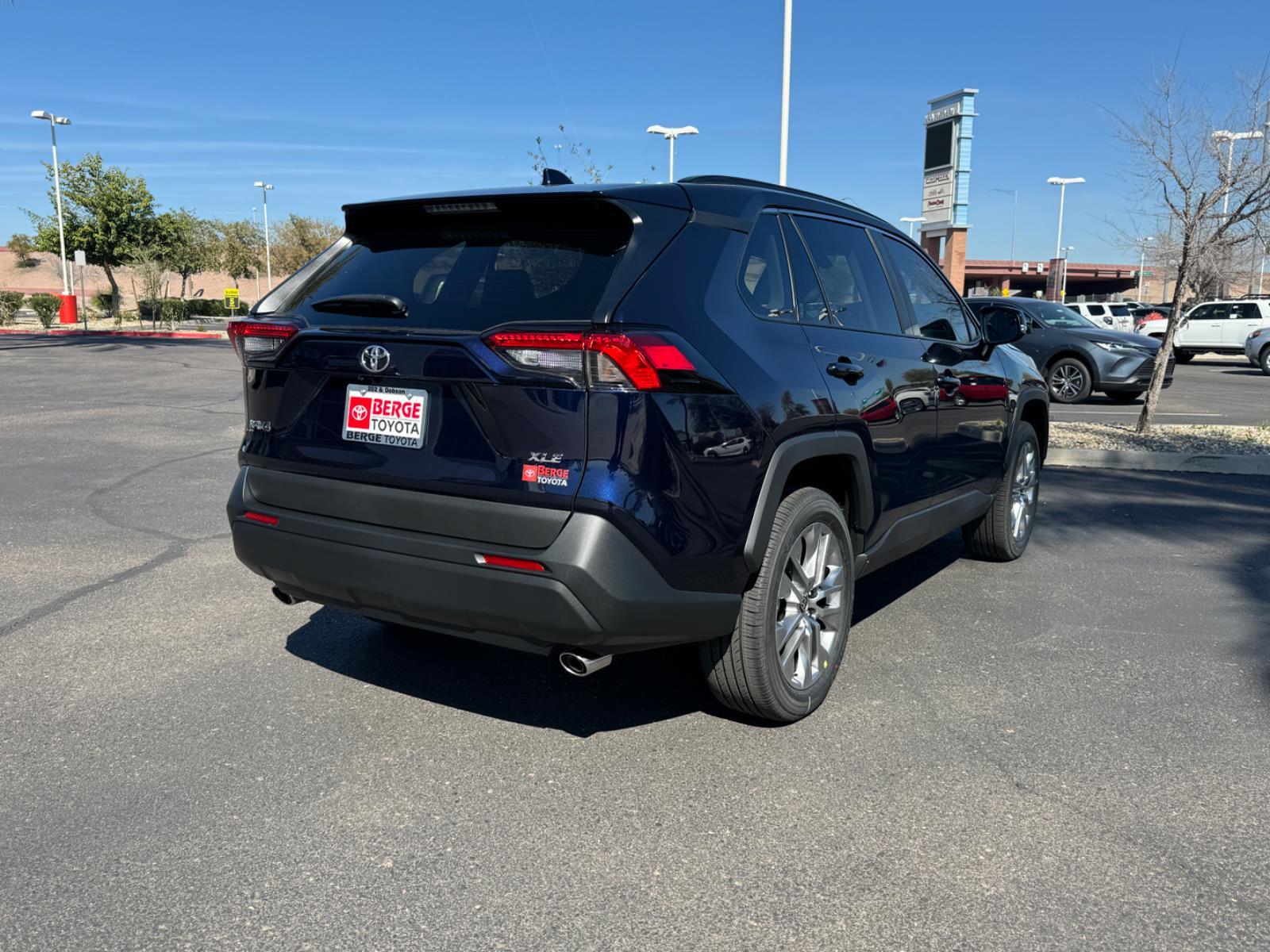 2025 Toyota RAV4 XLE Premium photo 4