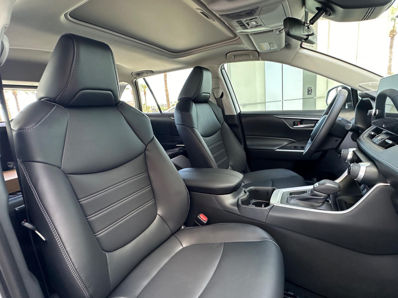 2025 Toyota RAV4 XLE Premium photo 7