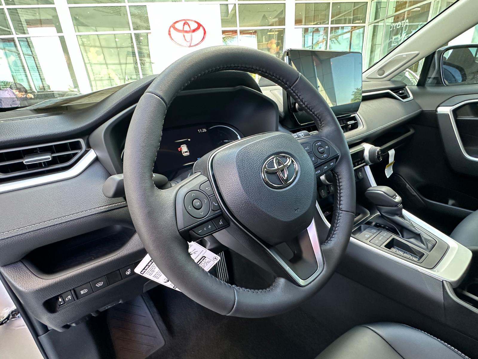 2025 Toyota RAV4 XLE Premium photo 14