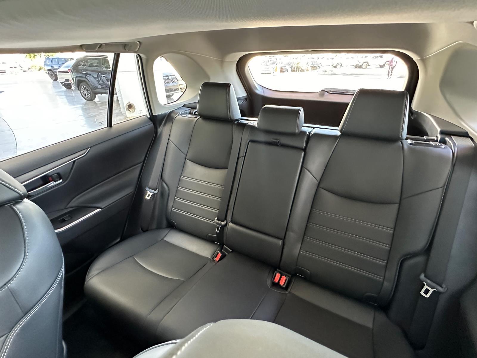 2025 Toyota RAV4 XLE Premium photo 21