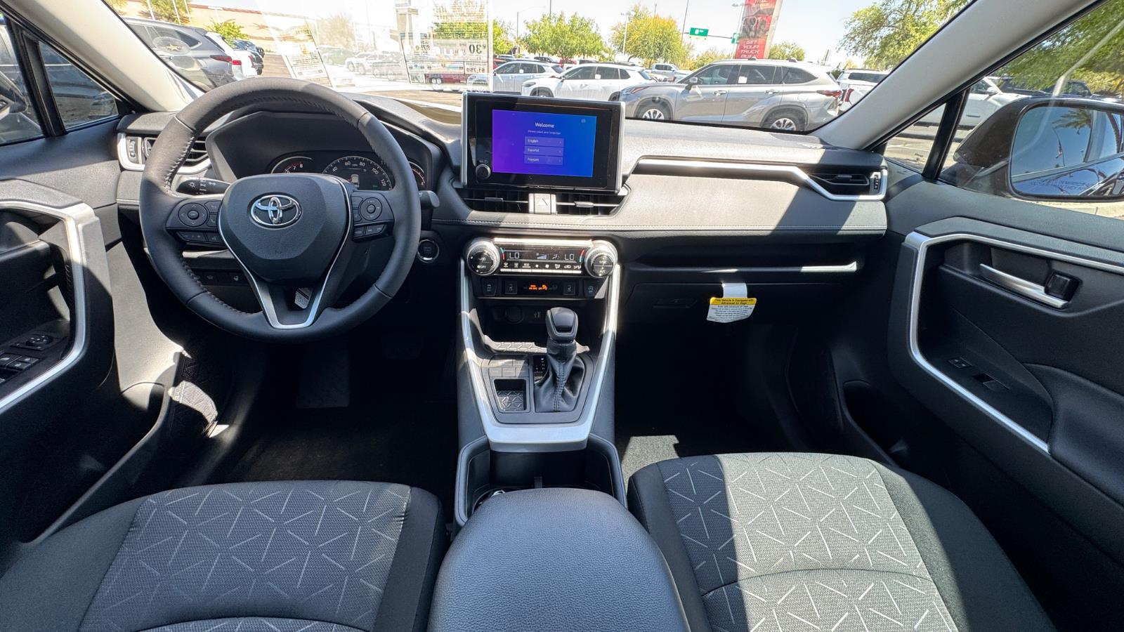 2025 Toyota RAV4 XLE photo 11