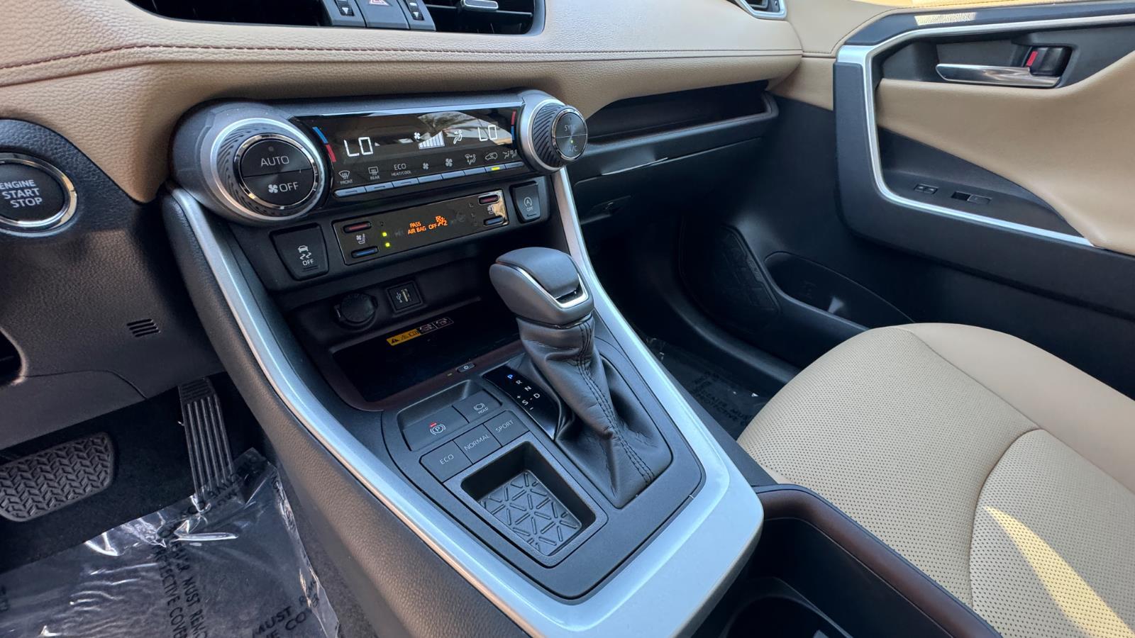 2025 Toyota RAV4 Limited photo 19