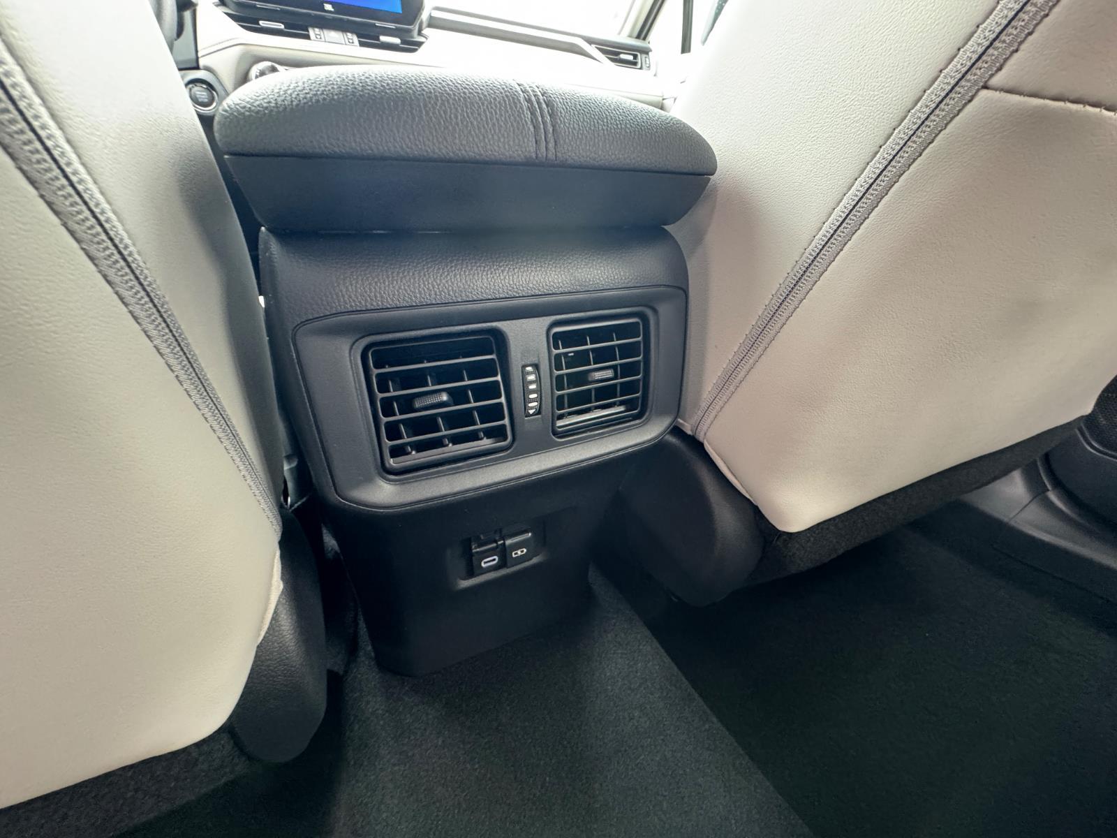 2025 Toyota RAV4 Limited photo 12