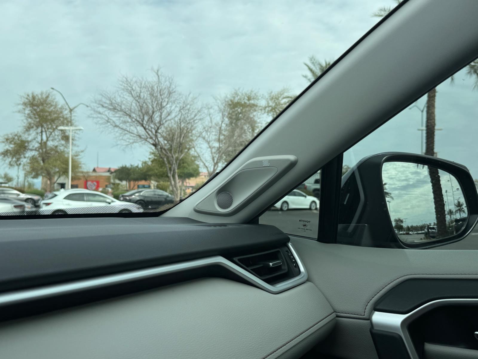 2025 Toyota RAV4 Limited photo 24