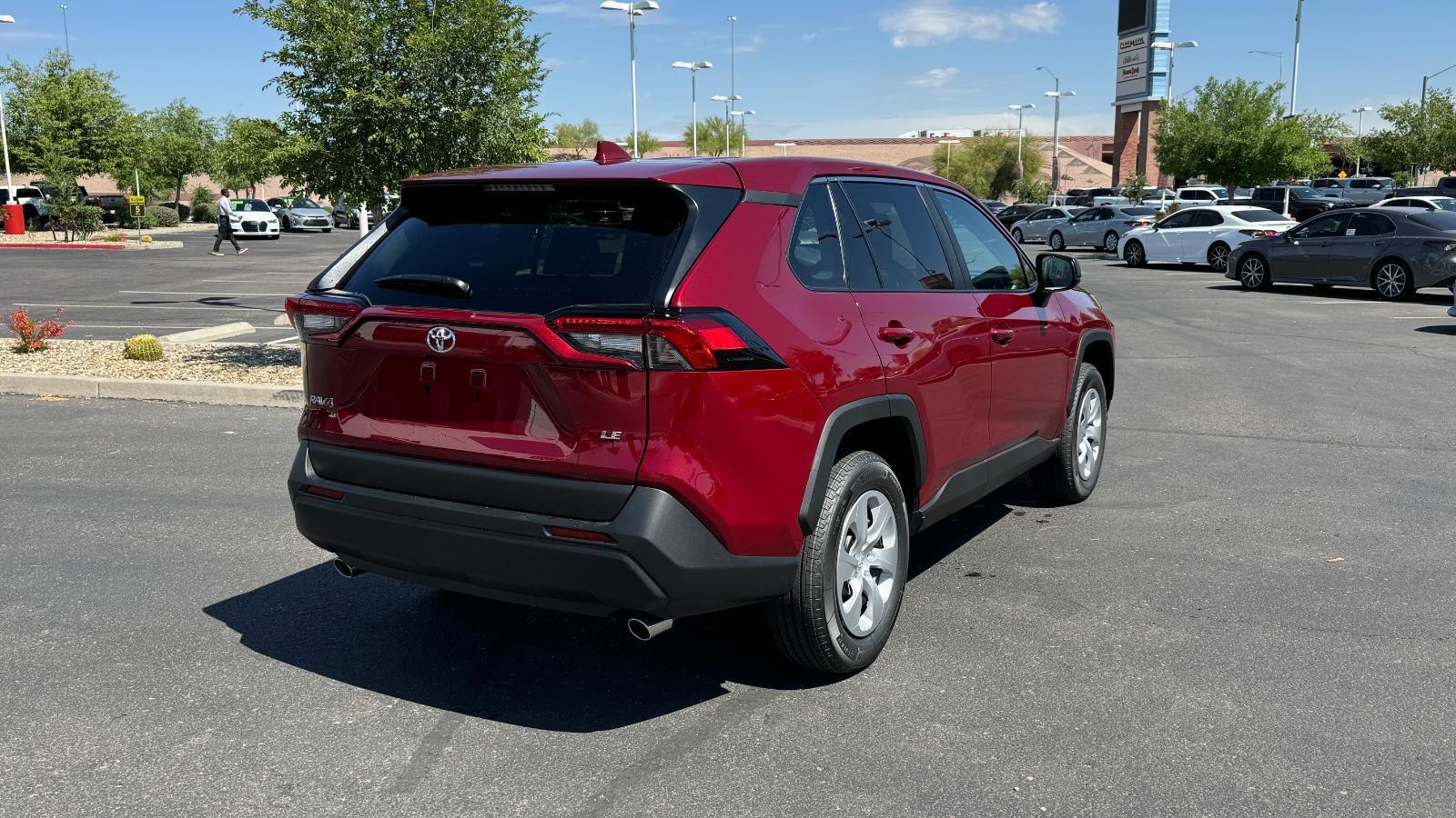 2025 Toyota RAV4 LE photo 5