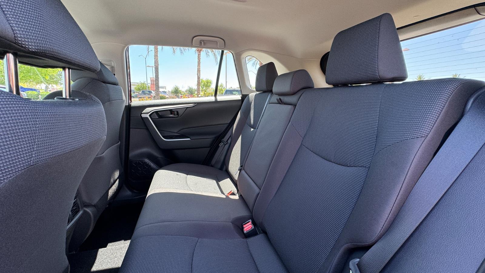 2025 Toyota RAV4 LE photo 10