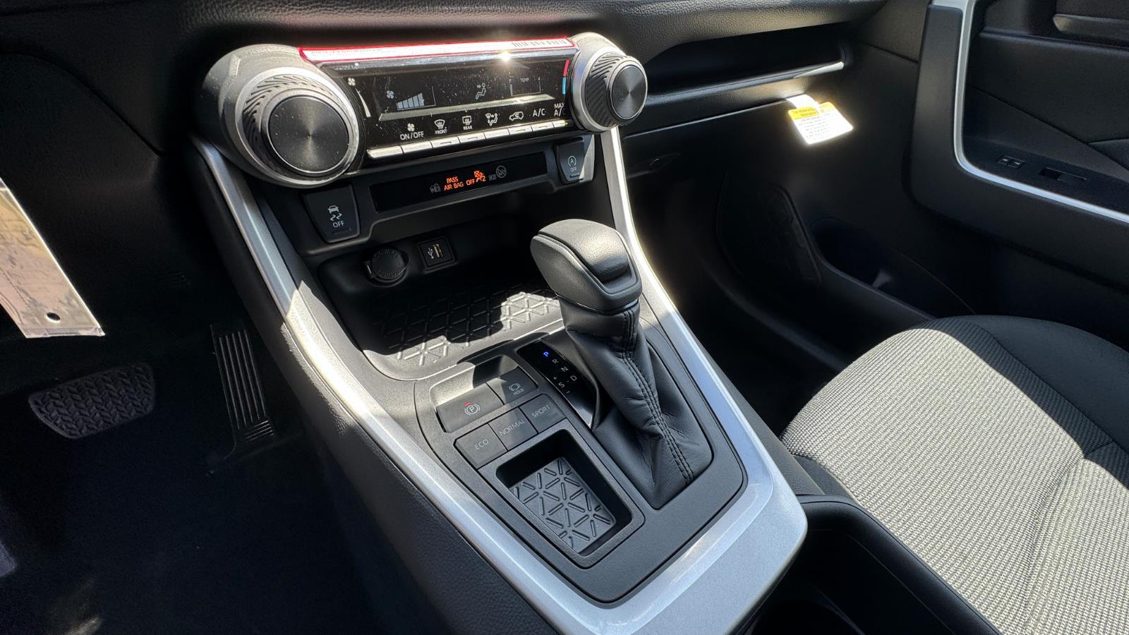 2025 Toyota RAV4 LE photo 19