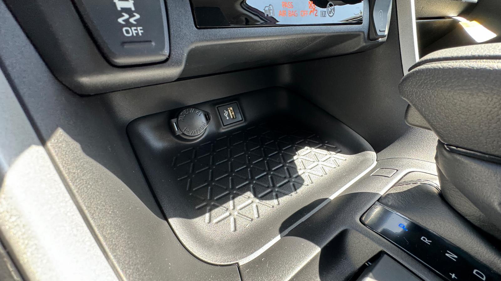 2025 Toyota RAV4 LE photo 20