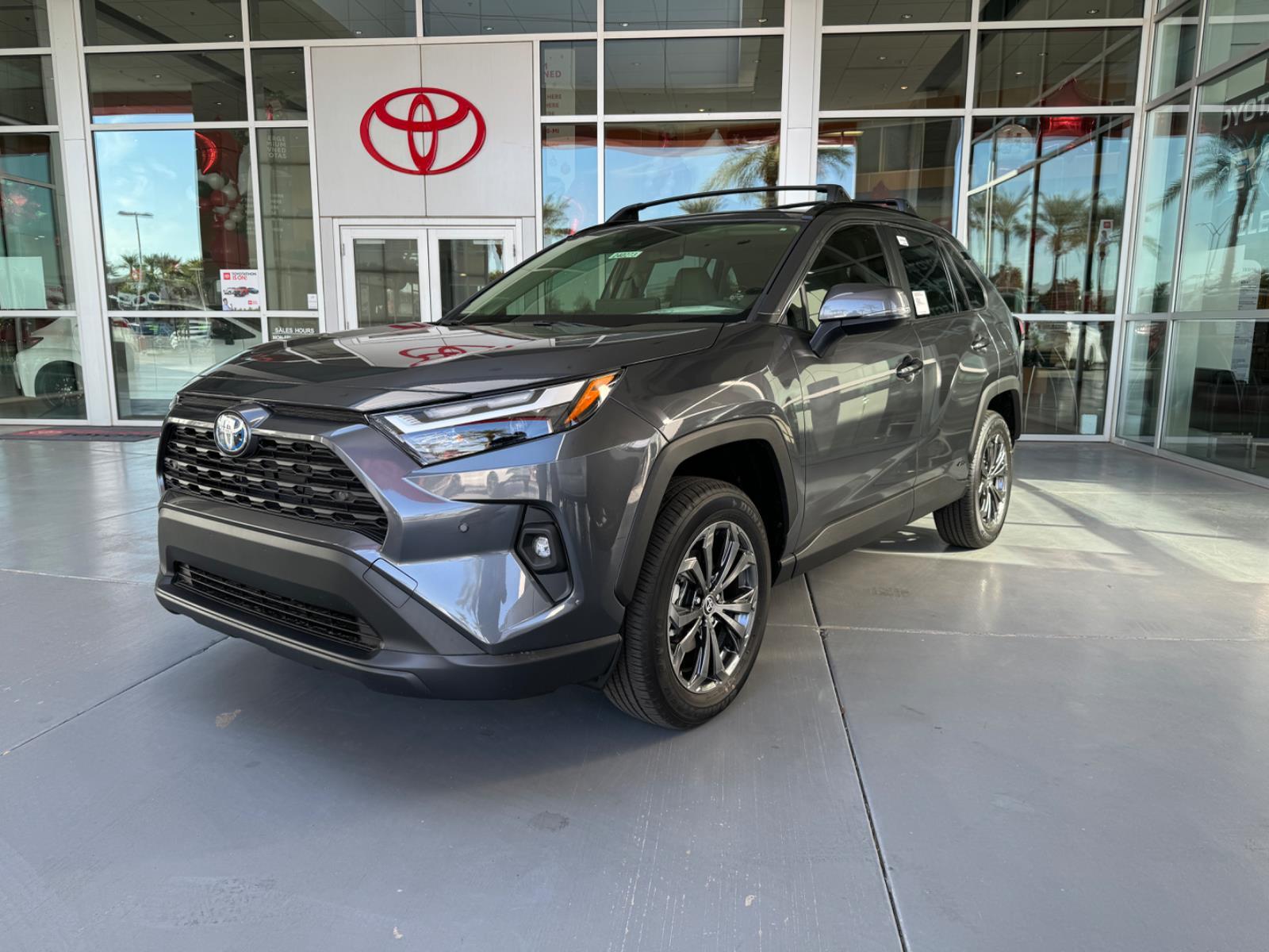 2025 Toyota RAV4 Hybrid XLE Premium photo 3