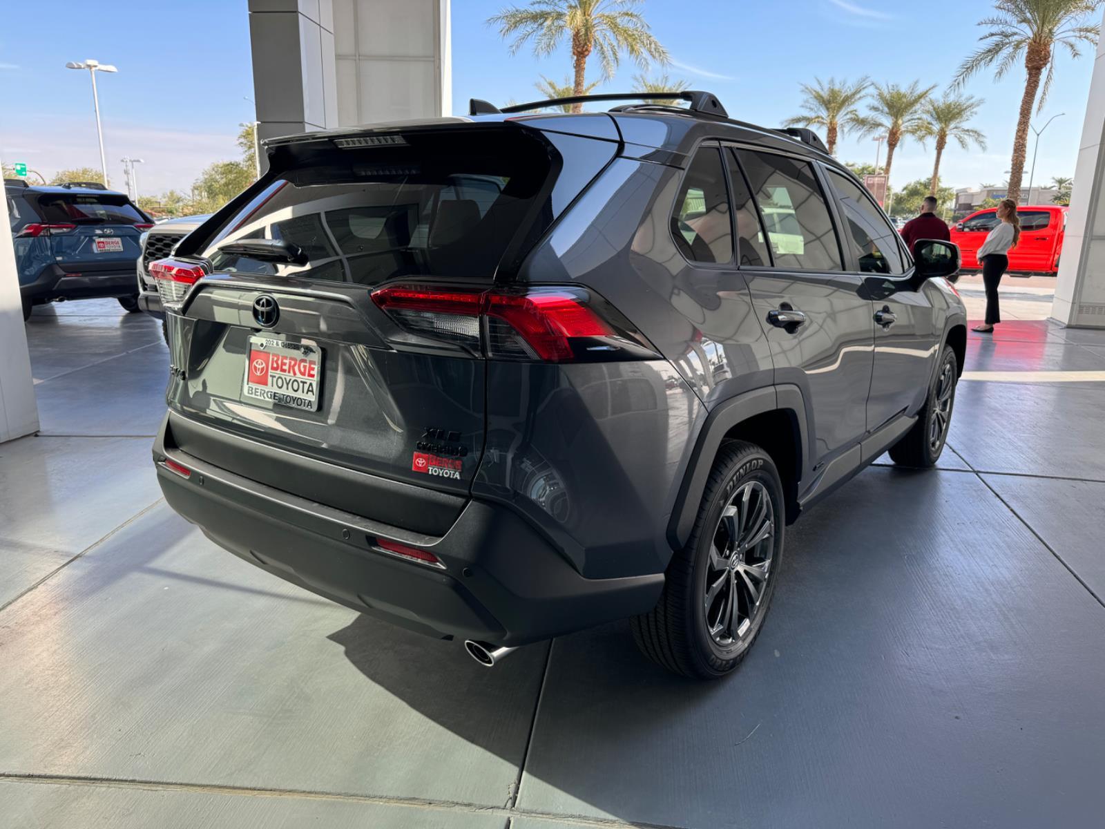 2025 Toyota RAV4 Hybrid XLE Premium photo 6