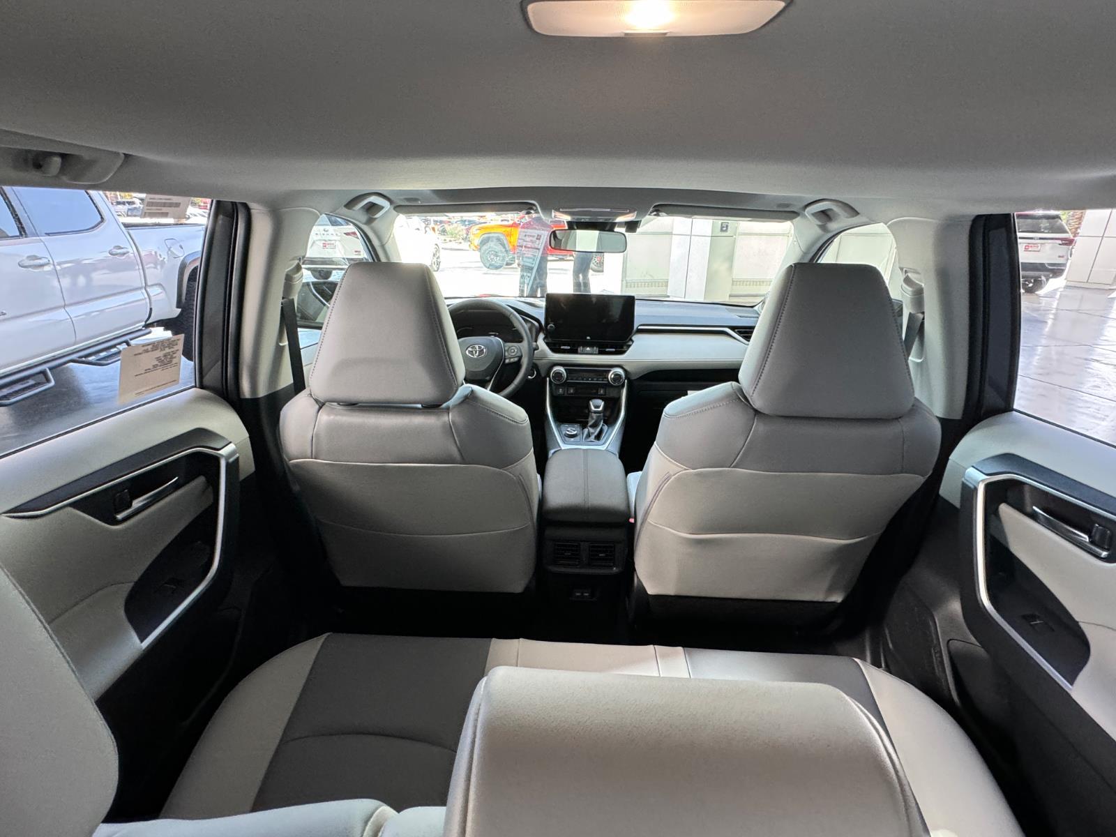 2025 Toyota RAV4 Hybrid XLE Premium photo 10