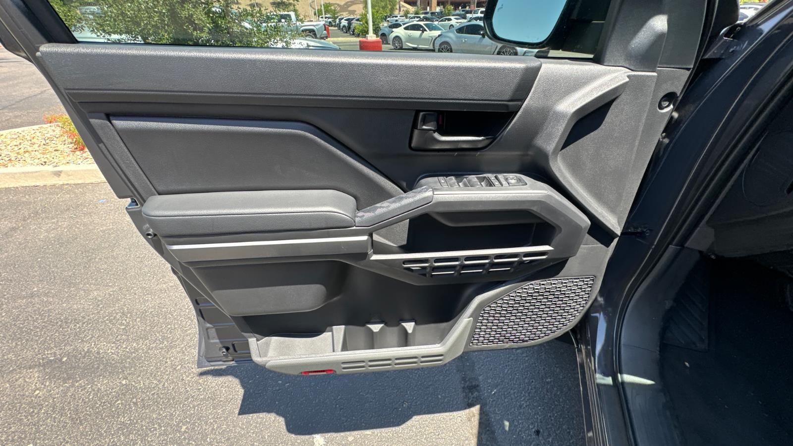 2025 Toyota Tacoma SR5 Double Cab photo 13