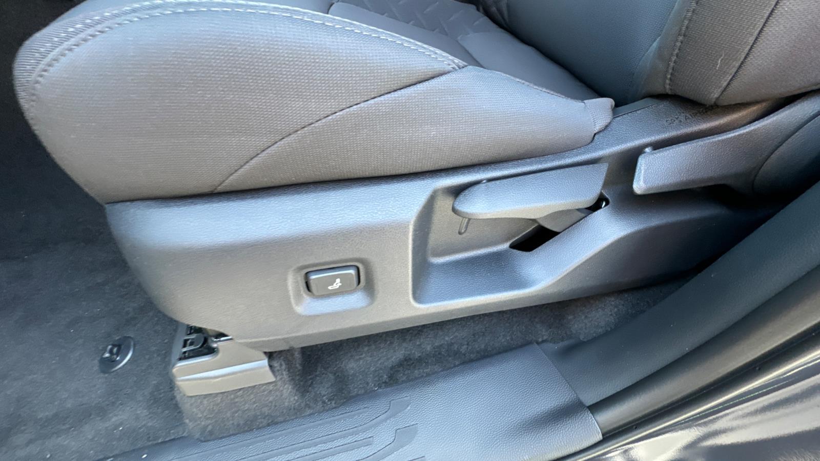 2025 Toyota Tacoma SR5 Double Cab photo 14