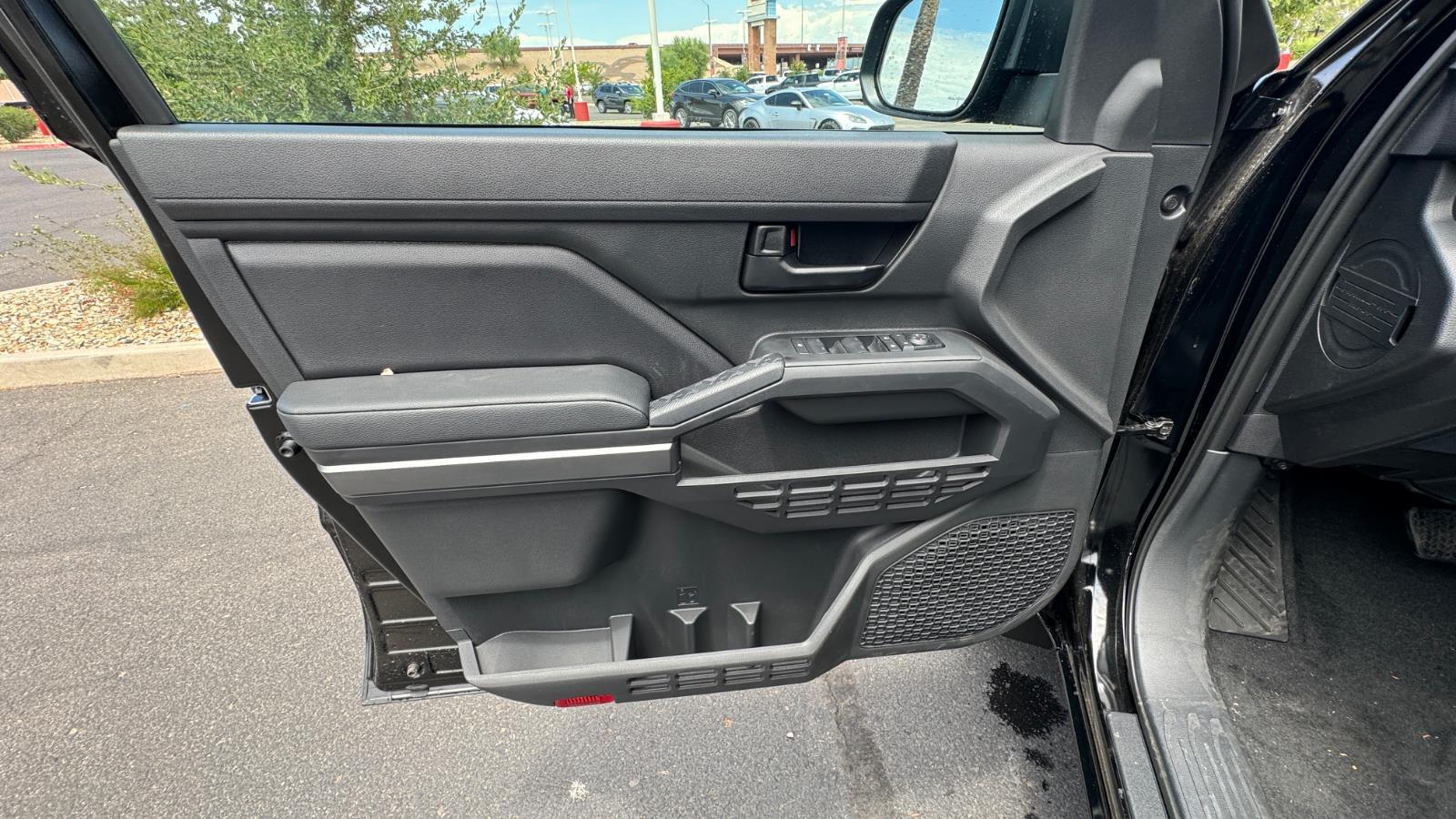 2025 Toyota Tacoma SR5 Double Cab photo 14