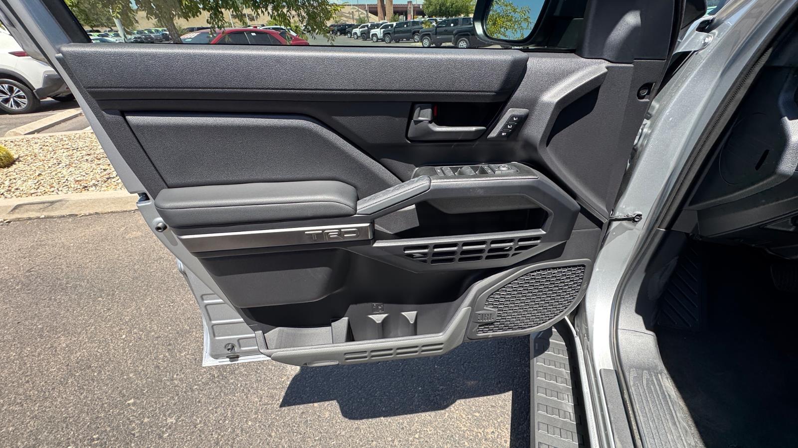2025 Toyota 4Runner TRD Off-Road Premium photo 16